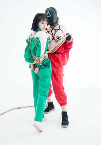 欧美美女恶搞视频_HD电影免费在线